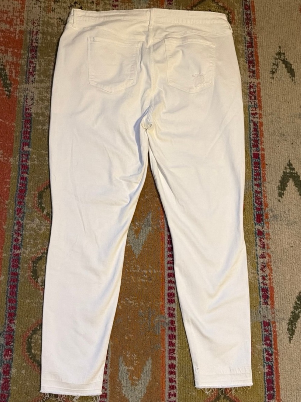 Old Navy White Women's Distressed Stretch Jeans - Picture 2 of 8
